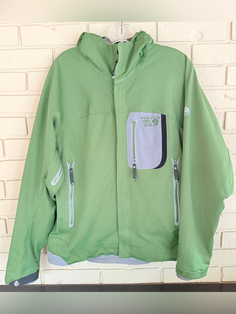 Mountain Hardwear Jacket Mens Medium M Green Windstopper Softshell Hiking Hooded